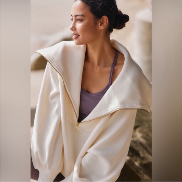 Varley Revolve Women’s Vine Half Zip, worn a few times - Picture 6 of 7